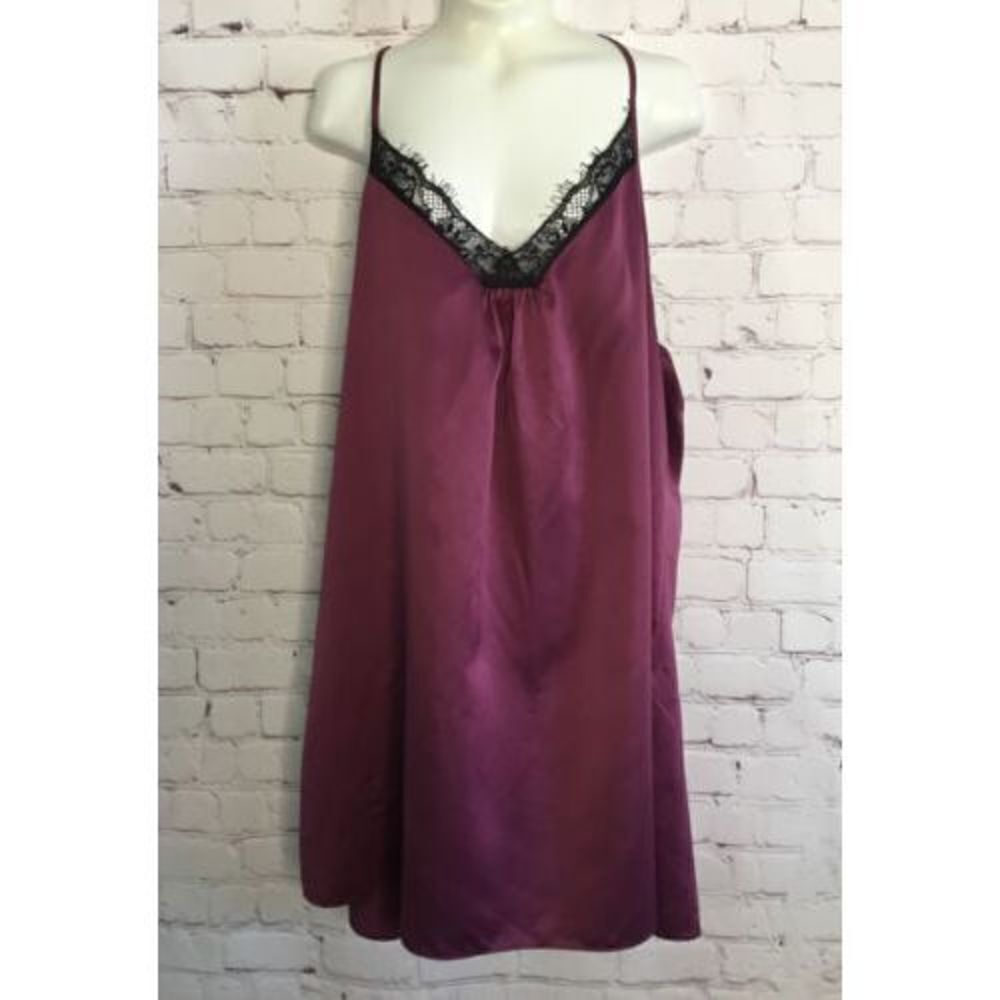 Linea Donatella Noralee Nightgown -Trim Chemise M Burgundy